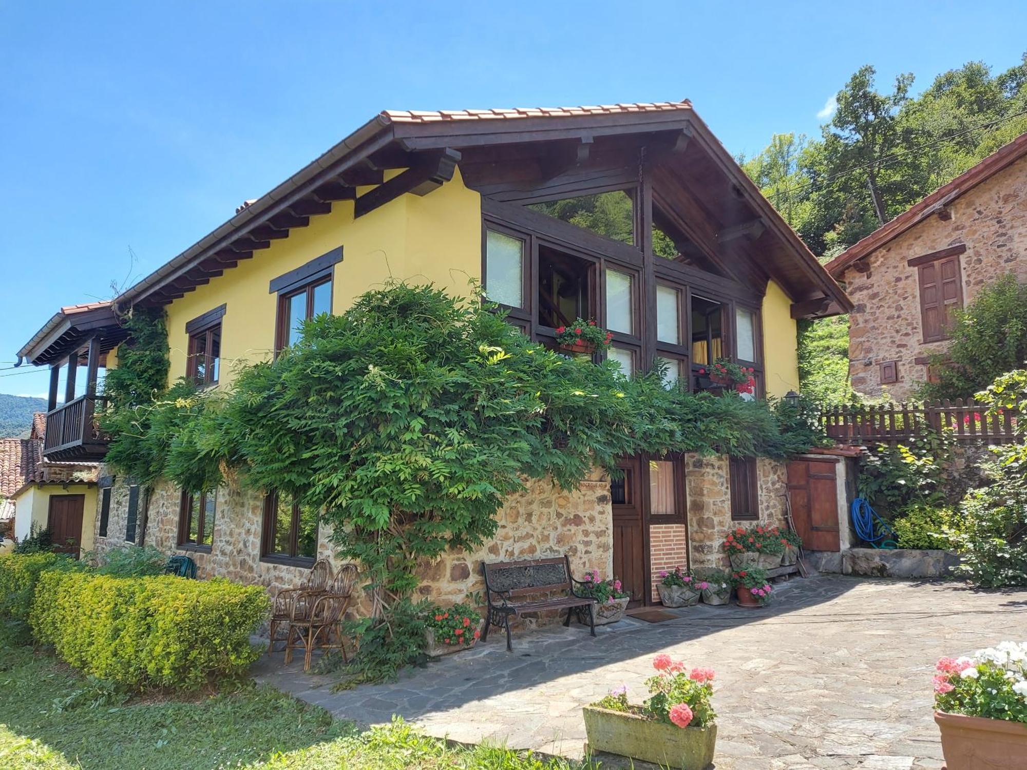 Apartamentos Rurales Los Picos De Redo Камаленьо Экстерьер фото