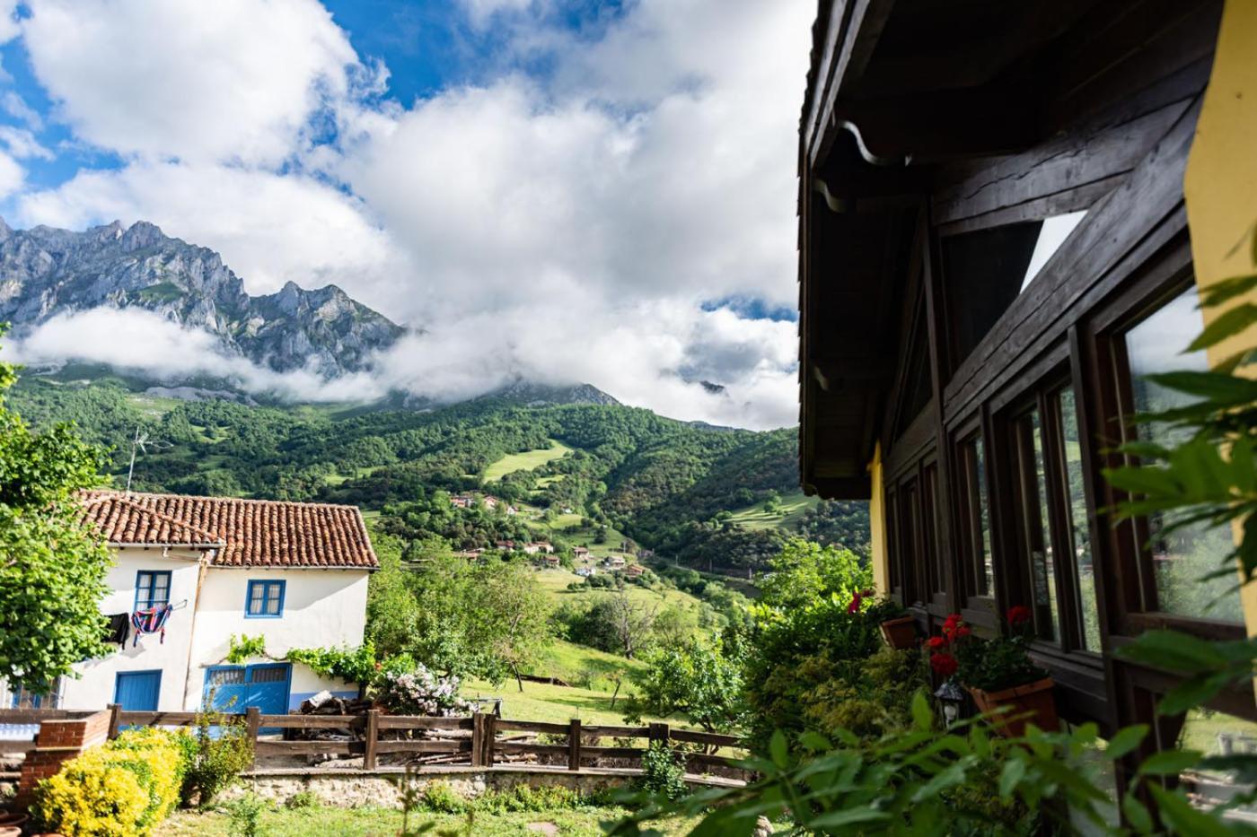 Apartamentos Rurales Los Picos De Redo Камаленьо Экстерьер фото