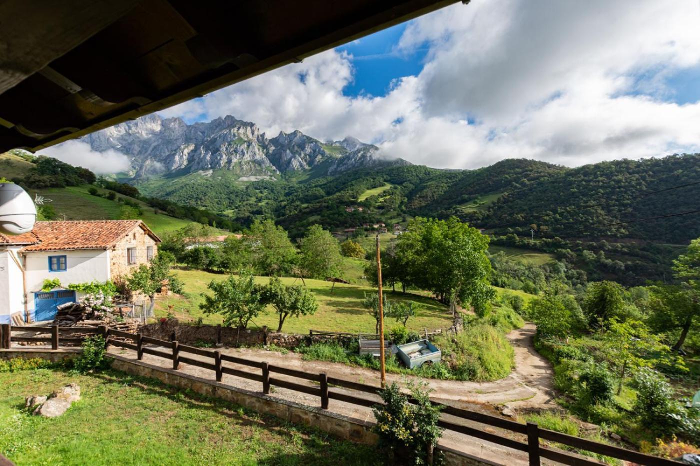 Apartamentos Rurales Los Picos De Redo Камаленьо Экстерьер фото