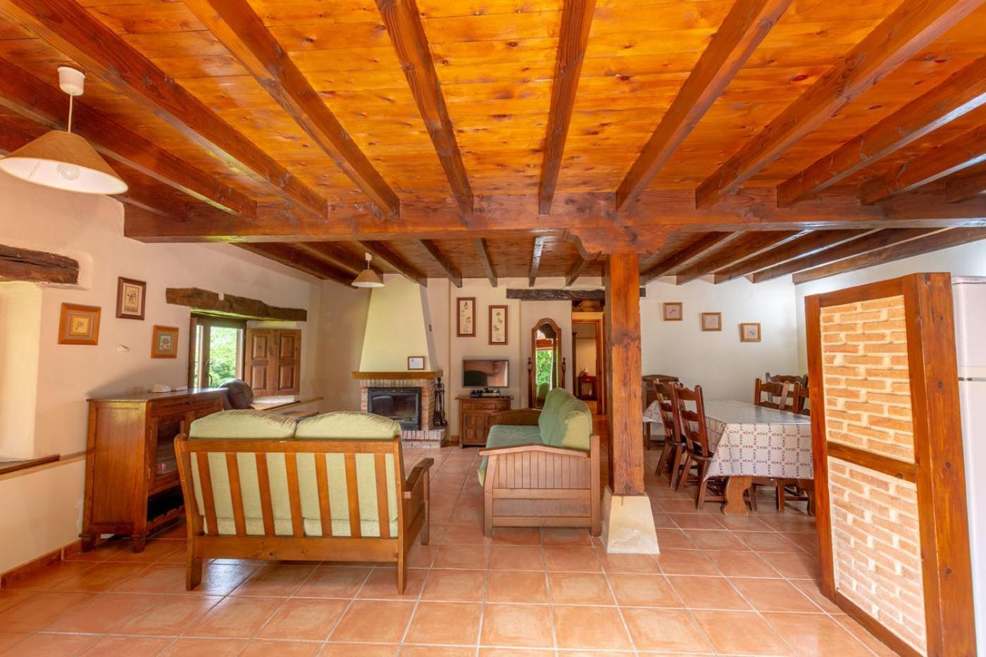 Apartamentos Rurales Los Picos De Redo Камаленьо Экстерьер фото