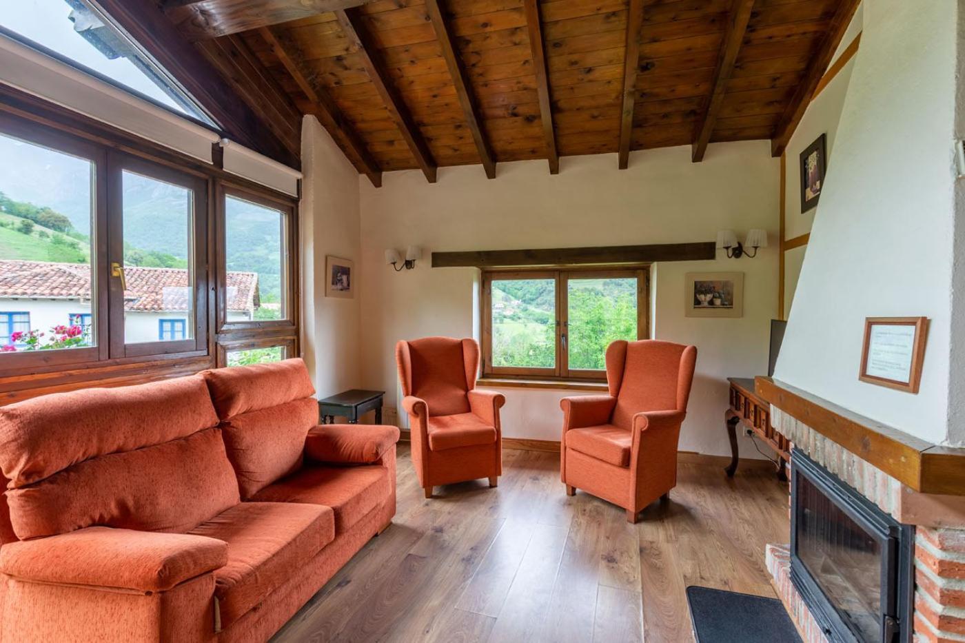 Apartamentos Rurales Los Picos De Redo Камаленьо Экстерьер фото
