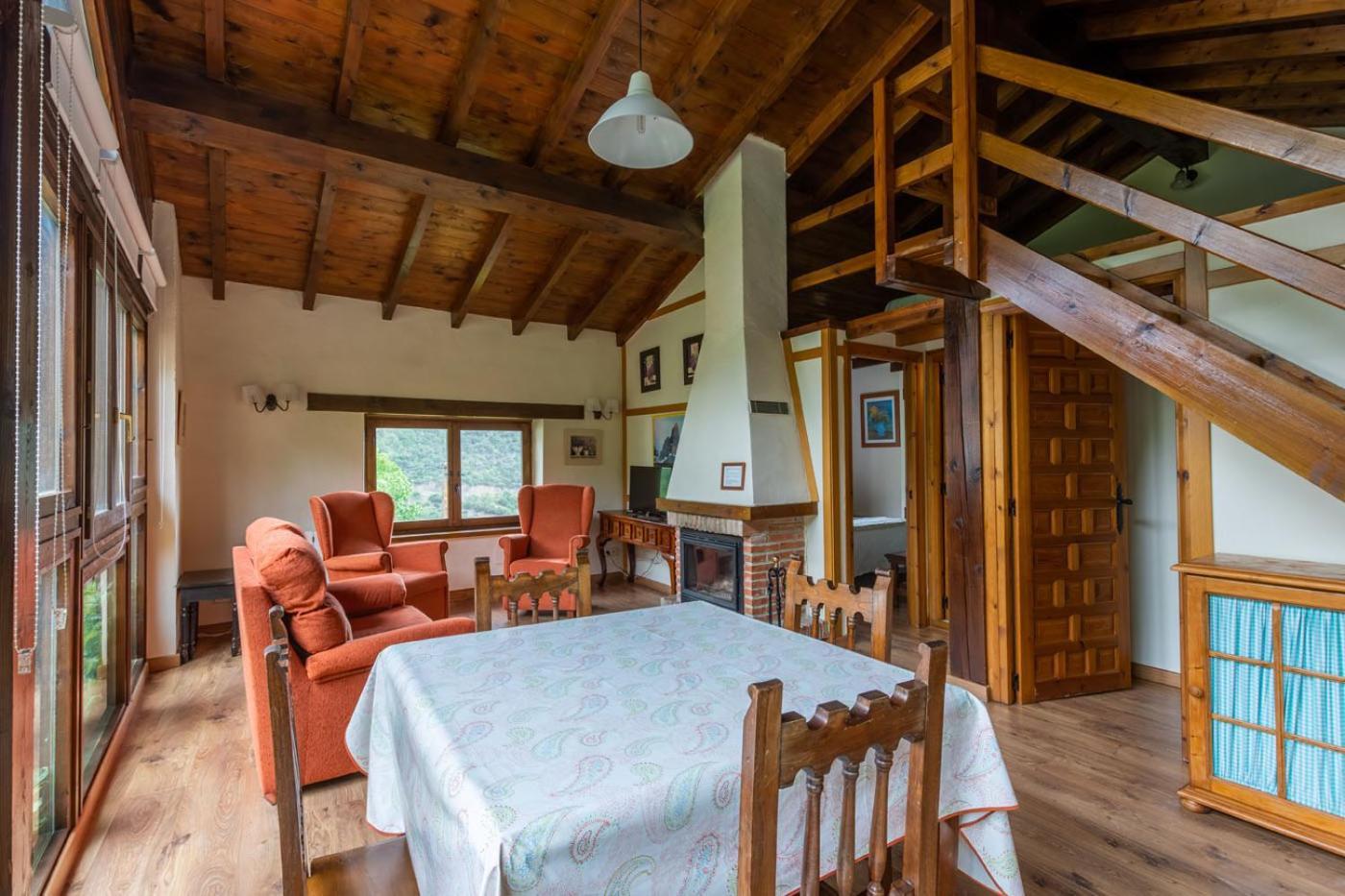 Apartamentos Rurales Los Picos De Redo Камаленьо Экстерьер фото